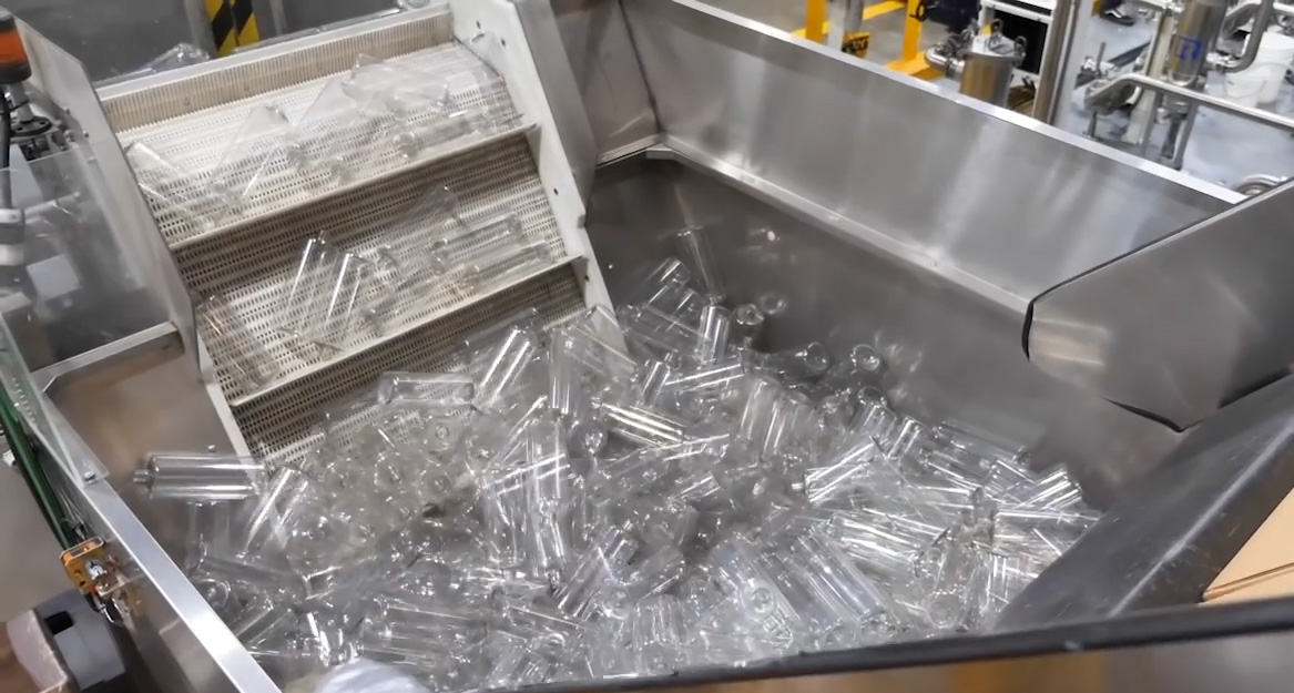 マジックソープの容器は100%再生プラスチックを使用